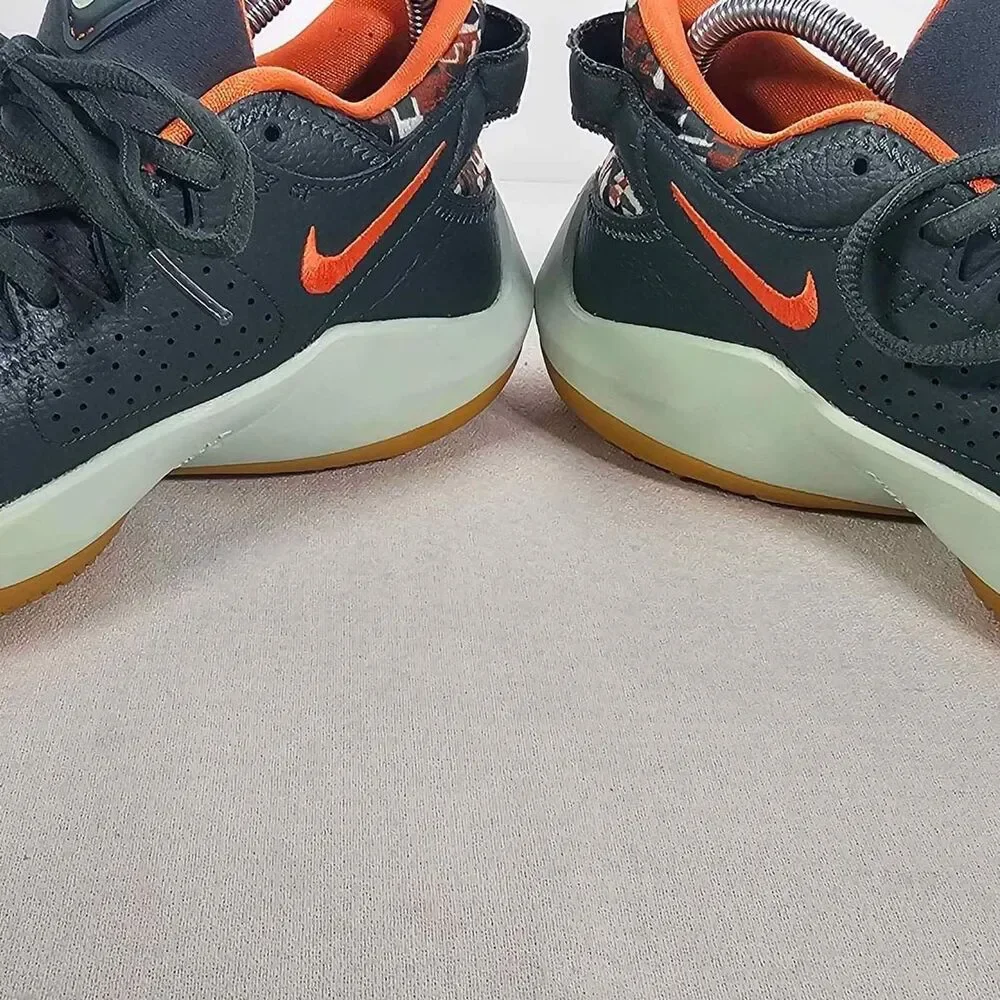 Nike boy zoom